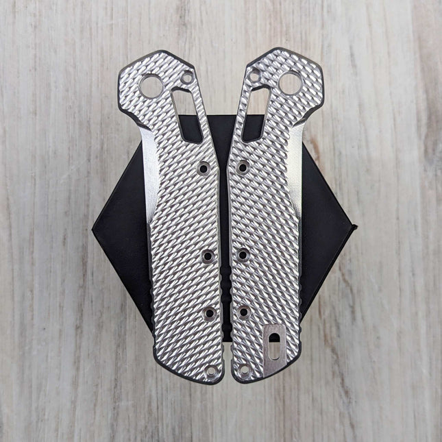 STOCKY GOAT - V2 - OG1 - Titanium Scales / Lightweight (Compatible with Microtech Standard Issue (MSI)) - Original GOAT