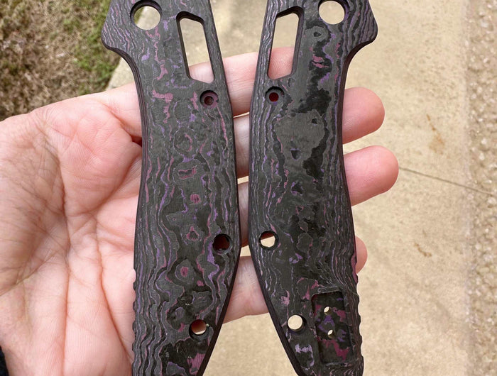 LIMITED EDITION - Microtech Stitch Ram-Lok Fat Carbon Scales