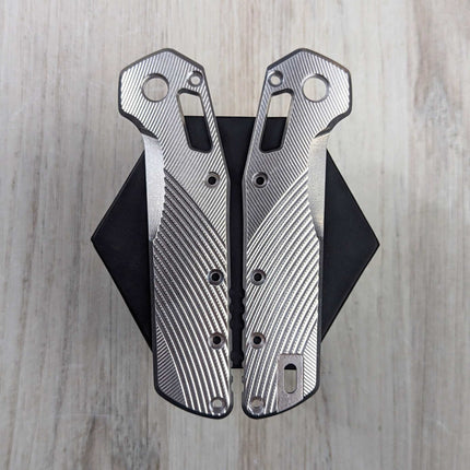 STOCKY GOAT - V2 - Wings - Titanium Scales / Lightweight  (Compatible with Microtech Standard Issue (MSI))