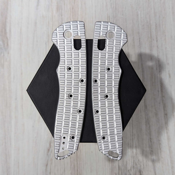 V1 - Pineapple - XL - Aluminum Scales - In The Buff (Compatible with Hogue Deka v1)