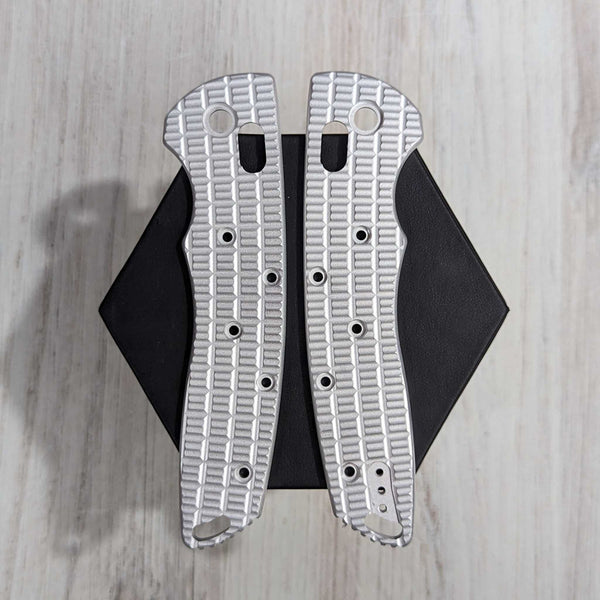 V1 - Pineapple - XL - Aluminum Scales - In The Buff (Compatible with Hogue Deka v1)