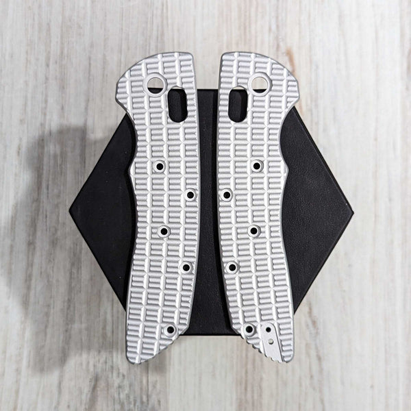 V1 - Pineapple - Aluminum Scales - In The Buff (Compatible with Hogue Deka v1)